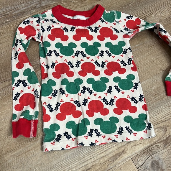 Hanna Andersson Christmas Mickey Mouse pajama set - Picture 3 of 5